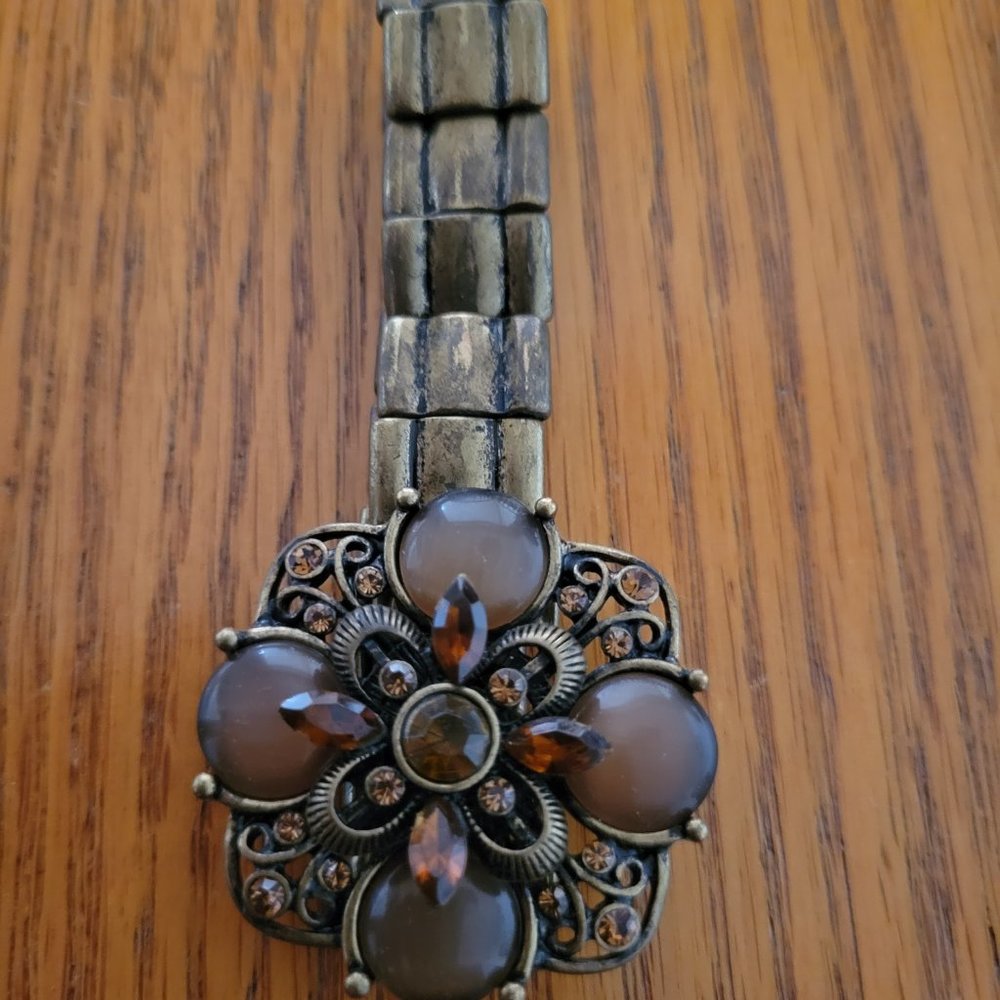 Brown Flower Motif stretch bracelet - Picture 5 of 6